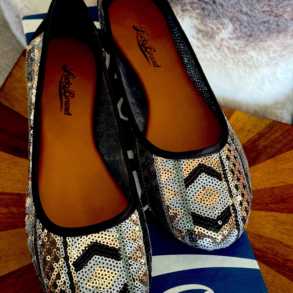 Lucky Brand Sequin Ballet, Flat Round Toe, Shoe, Multicolor, Black Silver Gold